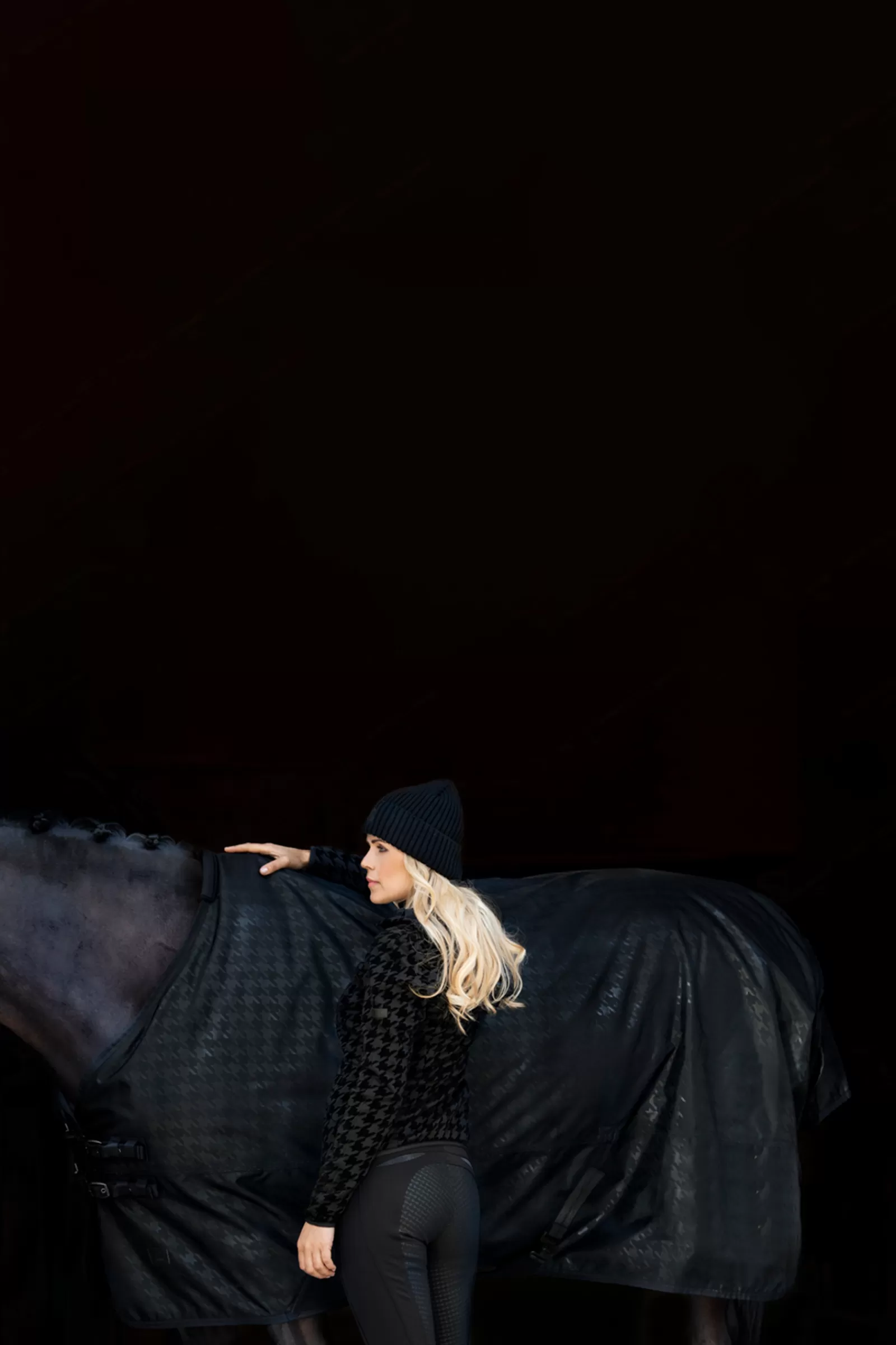 Essence 22/23 Alpha Coperta Da Turnout 1680D, 150 Gr>eskadron Discount